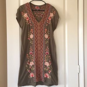 Johnny was dress sz M